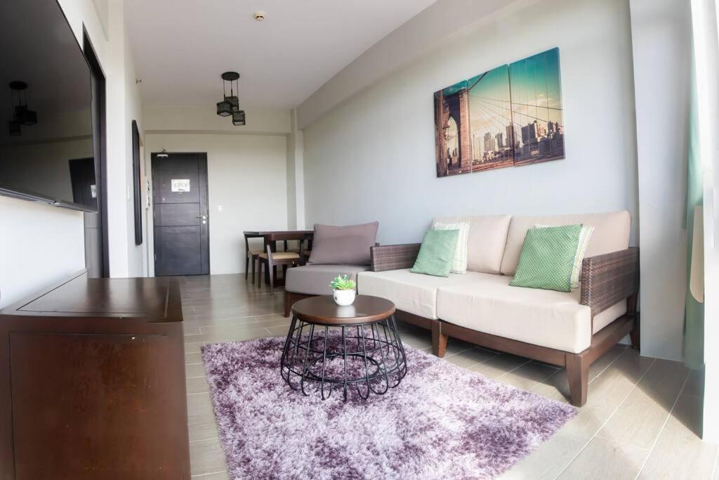 Cozy 1 Bedroom In Newcoast Apartment